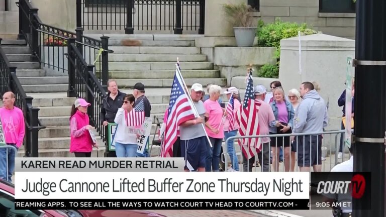 Karen Read supporters outside of courrthouse
